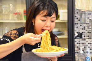 大食いYouTuber~KASUMI ASMRから学ぶ!信頼とイメージを守る方法